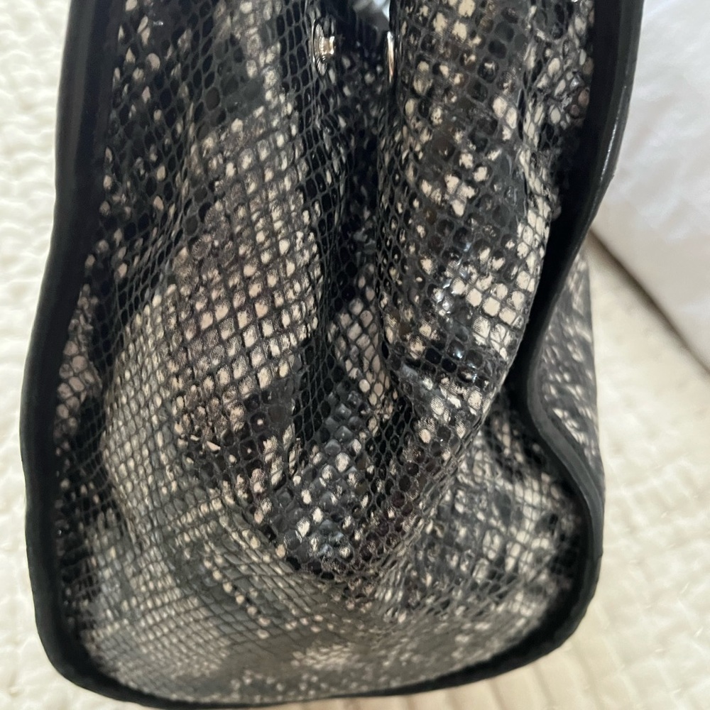 Stuart Weitzman snake print satchel VGUC - Picture 3 of 14
